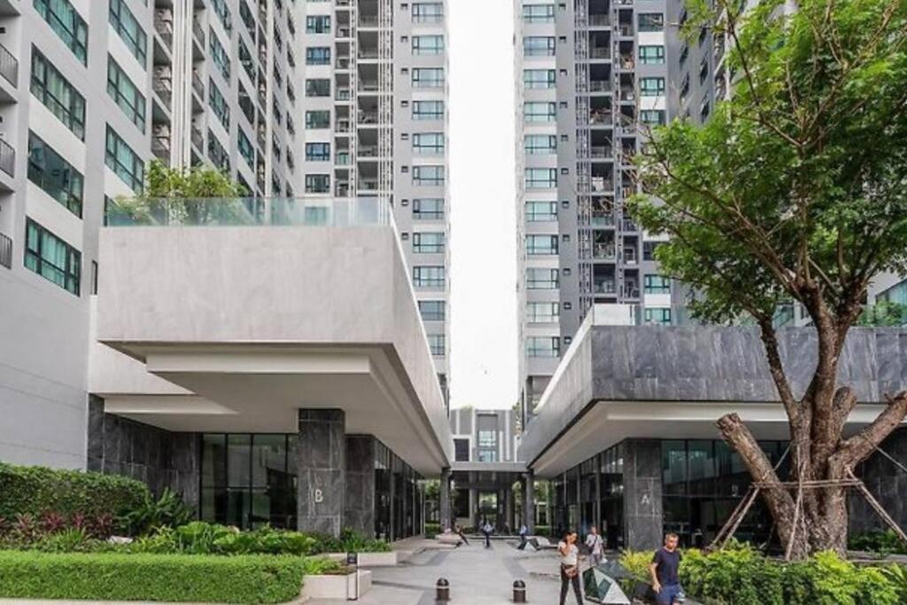 The Base Condo Center Of Pattaya Rooftop Swimming Pool Exterior photo