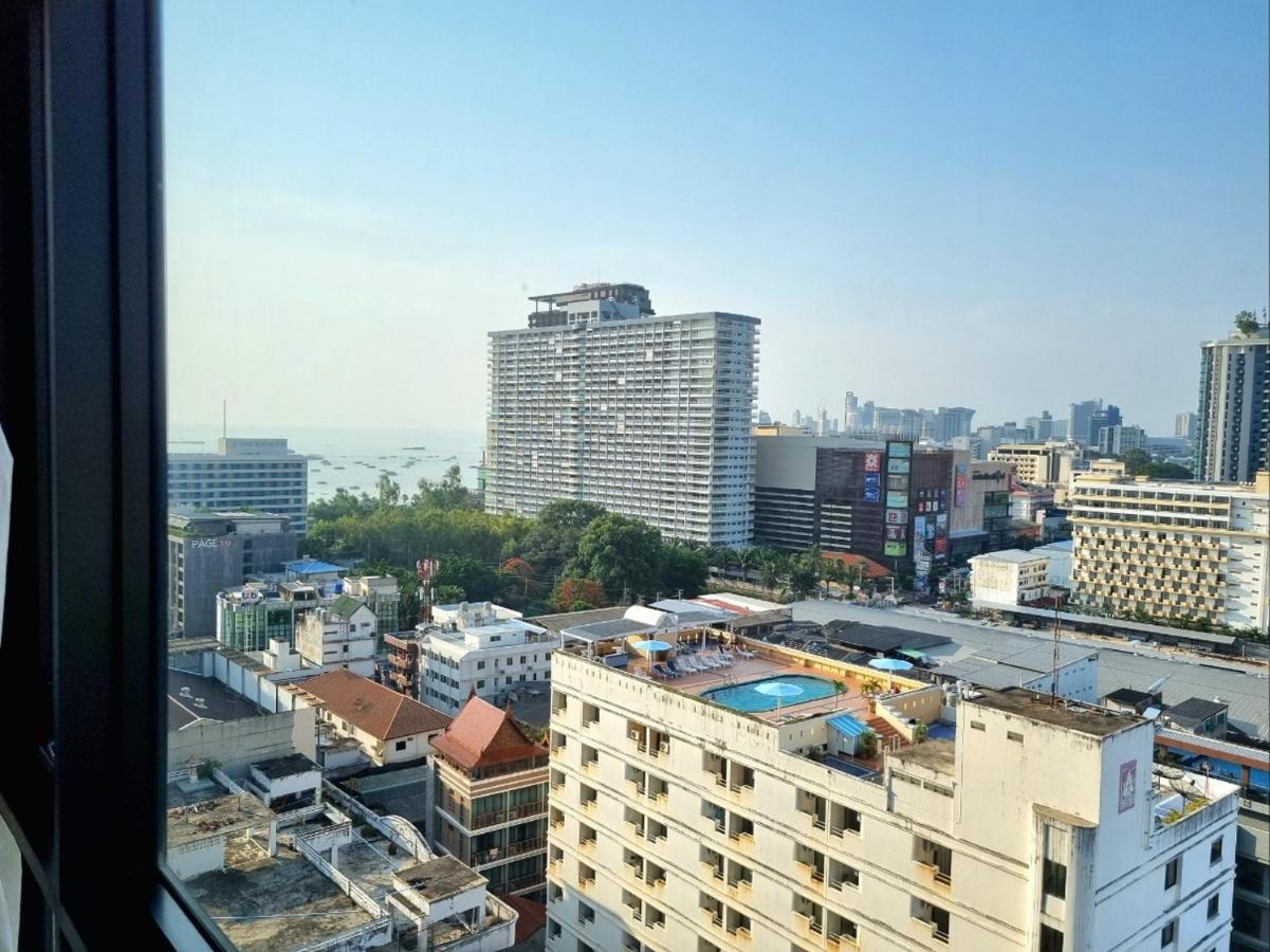 The Base Condo Center Of Pattaya Rooftop Swimming Pool Exterior photo