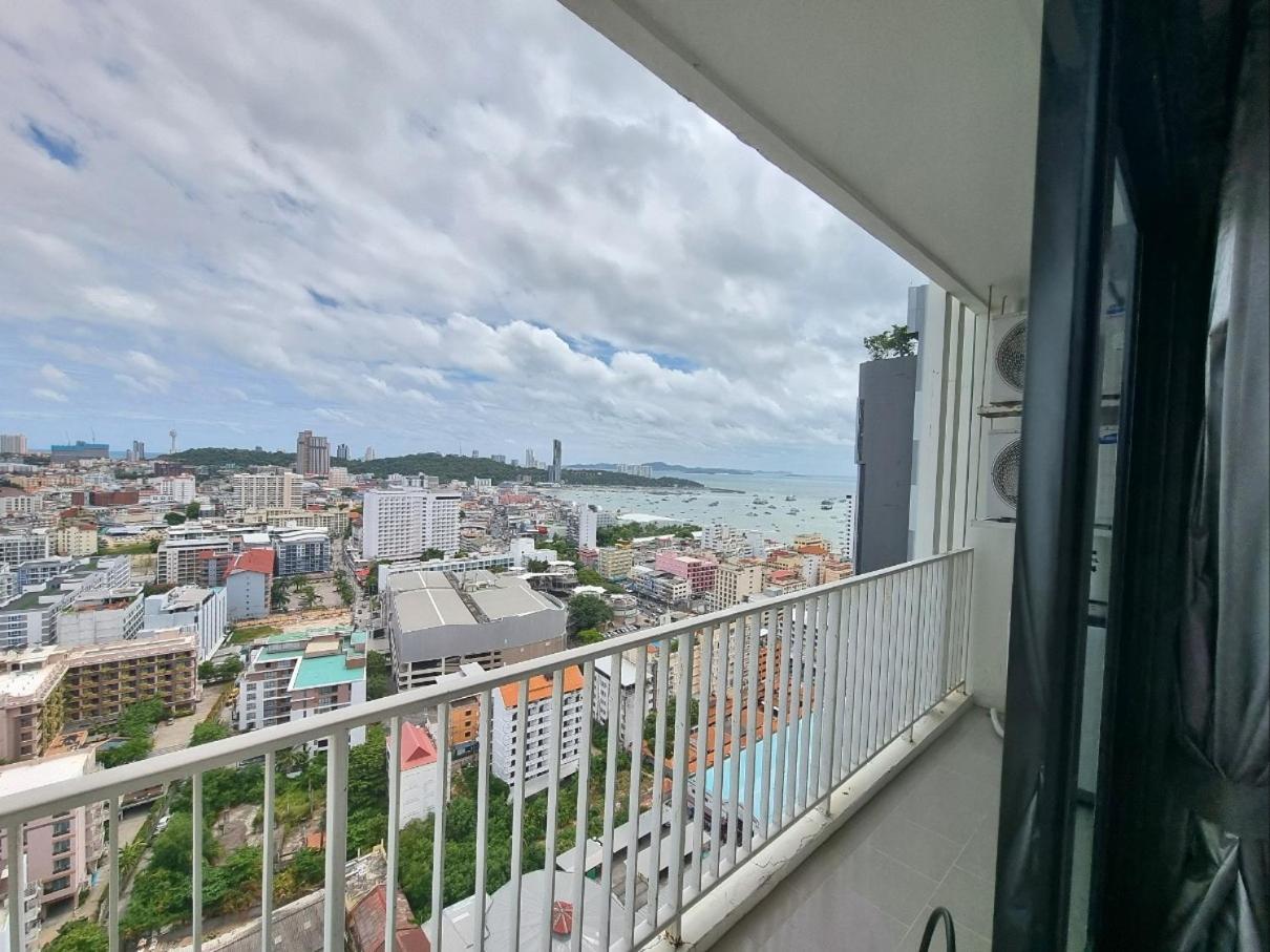 The Base Condo Center Of Pattaya Rooftop Swimming Pool Exterior photo