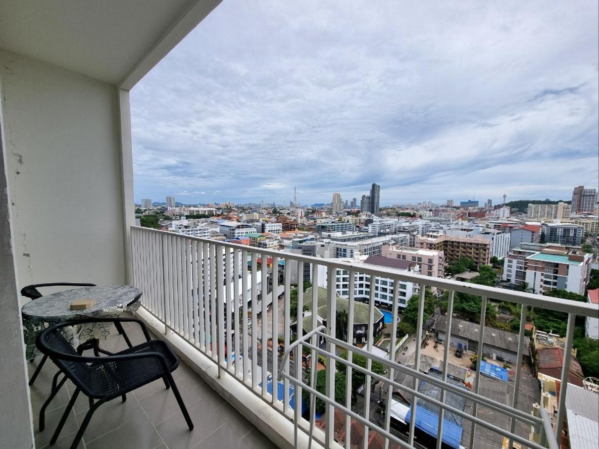The Base Condo Center Of Pattaya Rooftop Swimming Pool Exterior photo