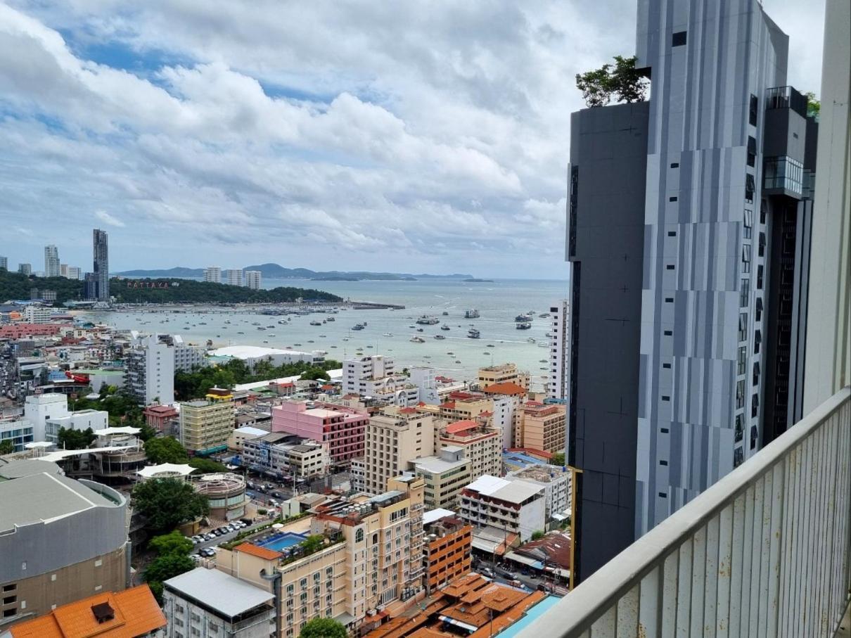 The Base Condo Center Of Pattaya Rooftop Swimming Pool Exterior photo